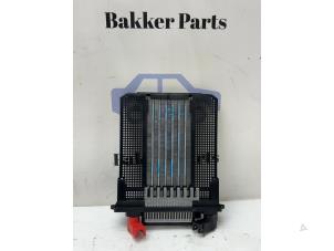 Gebruikte Kachel Verwarmingselement Landrover Range Rover Evoque (LVJ/LVS) 2.0 D 150 16V 5-drs. Prijs € 90,00 Margeregeling aangeboden door Bakker Parts