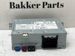 Gebruikte Radio module Landrover Range Rover Evoque (LVJ/LVS) 2.0 D 150 16V 5-drs. Prijs € 350,00 Margeregeling aangeboden door Bakker Parts