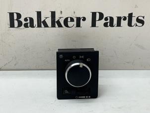 Gebruikte Licht Schakelaar Dodge Ram 1500 (DS/DJ/D2) 5.7 V8 Hemi 1500 4x2 Prijs € 50,00 Margeregeling aangeboden door Bakker Parts