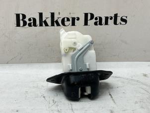 Gebruikte Achterklep Slotmechaniek Nissan Juke (F15) 1.6 16V Prijs € 50,00 Margeregeling aangeboden door Bakker Parts