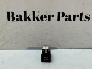 Gebruikte ESP Schakelaar Volkswagen Scirocco (137/13AD) 1.4 TSI 160 16V Prijs € 10,00 Margeregeling aangeboden door Bakker Parts