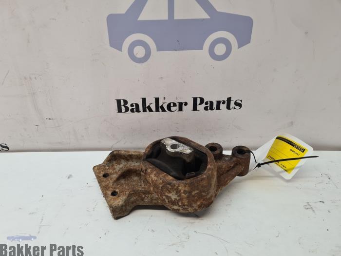 Gebruikte Motorsteun Dodge Ram 1500 (DS/DJ/D2) 5.7 V8 Hemi 1500 4x4 Prijs € 50,00 Margeregeling aangeboden door Bakker Parts