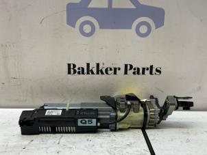 Gebruikte Sluithulpmotor achterklep Audi Q5 (8RB) 3.0 TFSI V6 24V Quattro Prijs € 200,00 Margeregeling aangeboden door Bakker Parts