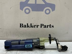 Gebruikte Sluithulpmotor achterklep Audi Q5 (8RB) 3.0 TFSI V6 24V Quattro Prijs € 200,00 Margeregeling aangeboden door Bakker Parts