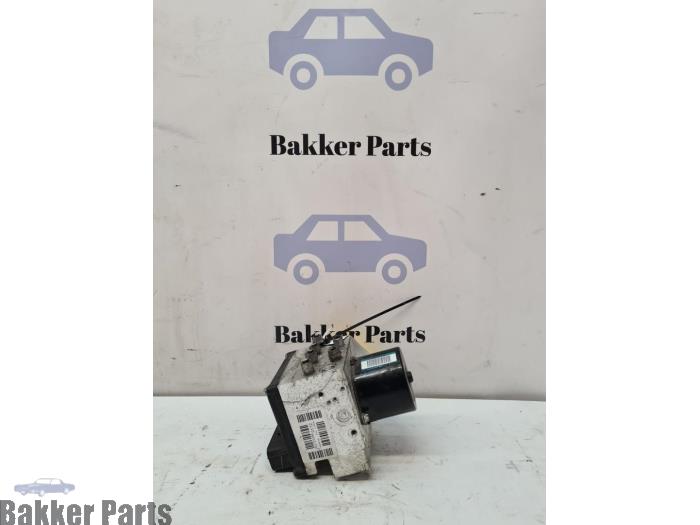 Gebruikte ABS Pomp Dodge Ram 1500 (DS/DJ/D2) 5.7 V8 Hemi 1500 4x4 Prijs € 200,00 Margeregeling aangeboden door Bakker Parts