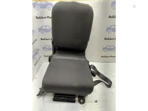 Gebruikte Stoel midden Dodge Ram 1500 (DS/DJ/D2) 5.7 V8 Hemi 1500 4x2 Prijs op aanvraag aangeboden door Bakker Parts