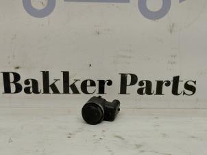 Gebruikte Parkeersensor BMW 5 serie (F10) 520d 16V Prijs € 25,00 Margeregeling aangeboden door Bakker Parts