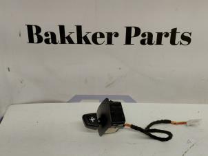 Gebruikte Stuurverstel schakelaar BMW 5 serie (F10) 520d 16V Prijs € 20,00 Margeregeling aangeboden door Bakker Parts
