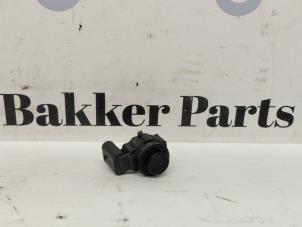 Gebruikte Sensor PDC Volvo V60 II (ZW) 2.0 B4 16V Mild Hybrid Geartronic Prijs € 25,00 Margeregeling aangeboden door Bakker Parts