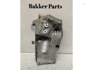 Gebruikte Motorrubber Volvo V60 II (ZW) 2.0 B4 16V Mild Hybrid Geartronic Prijs € 50,00 Margeregeling aangeboden door Bakker Parts