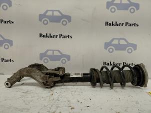 Gebruikte Mac Phersonpoot rechts-voor Volvo V60 II (ZW) 2.0 B4 16V Mild Hybrid Geartronic Prijs € 170,00 Margeregeling aangeboden door Bakker Parts