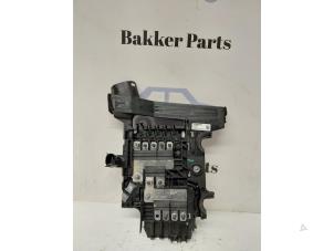 Gebruikte Zekeringkast Volvo V60 II (ZW) 2.0 B4 16V Mild Hybrid Geartronic Prijs € 50,00 Margeregeling aangeboden door Bakker Parts