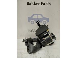 Gebruikte Veiligheidsgordel rechts-voor Volvo V60 II (ZW) 2.0 B4 16V Mild Hybrid Geartronic Prijs € 240,00 Margeregeling aangeboden door Bakker Parts