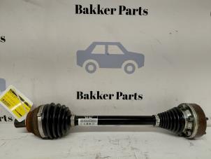 Gebruikte Aandrijfas links-voor Volkswagen CC (358) 1.4 TSI 16V Prijs € 60,00 Margeregeling aangeboden door Bakker Parts
