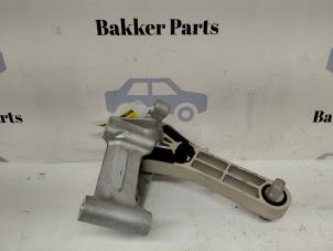 Gebruikte Motorsteun Volvo V60 II (ZW) 2.0 B4 16V Mild Hybrid Geartronic Prijs € 90,00 Margeregeling aangeboden door Bakker Parts