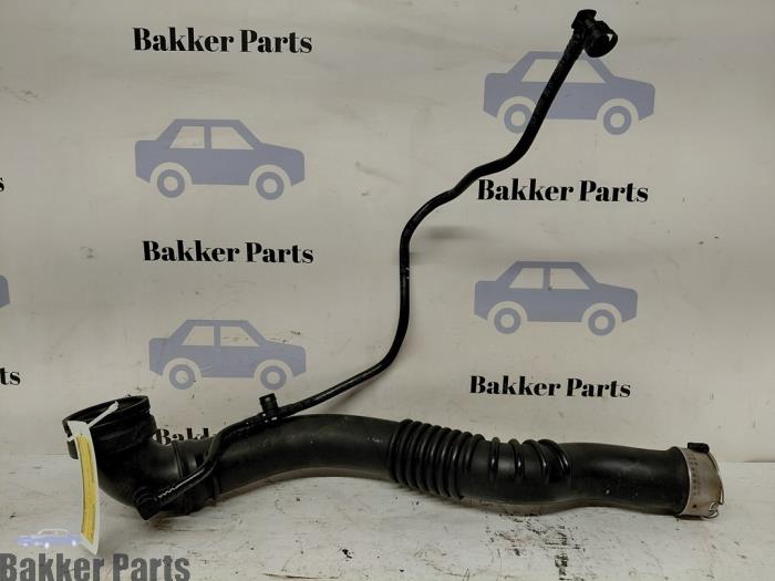Gebruikte Intercooler Buis BMW 3 serie (F30) 328i 2.0 16V Prijs € 80,00 Margeregeling aangeboden door Bakker Parts