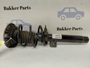 Gebruikte Mac Phersonpoot links-voor BMW 3 serie (F30) 320i 2.0 16V Prijs € 75,00 Margeregeling aangeboden door Bakker Parts