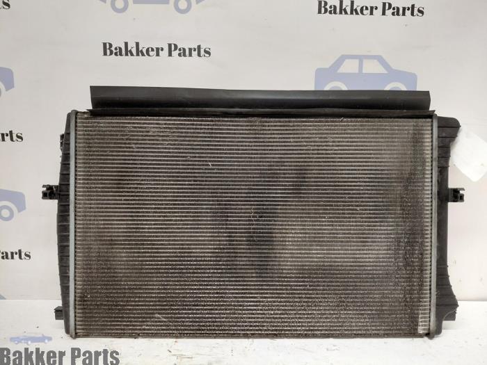 Gebruikte Radiateur Volkswagen Golf VII (AUA) 2.0 TDI 16V Prijs € 75,00 Margeregeling aangeboden door Bakker Parts