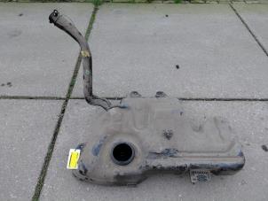 Gebruikte Tank Renault Clio IV (5R) 0.9 Energy TCE 90 12V Prijs € 100,00 Margeregeling aangeboden door Bakker Parts