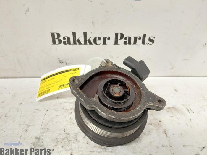 Gebruikte Waterpomp Volkswagen Scirocco (137/13AD) 1.4 TSI 160 16V Prijs € 100,00 Margeregeling aangeboden door Bakker Parts