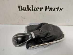 Gebruikte Versnellingspookhoes Opel Astra J (PC6/PD6/PE6/PF6) 1.4 Turbo 16V Prijs € 25,00 Margeregeling aangeboden door Bakker Parts