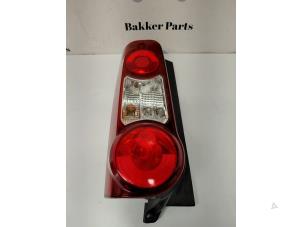 Gebruikte Achterlicht links Peugeot Partner (GC/GF/GG/GJ/GK) 1.6 BlueHDi 100 Prijs € 50,00 Margeregeling aangeboden door Bakker Parts