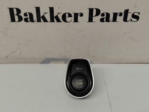 Gebruikte Start/Stop schakelaar BMW 4 serie Gran Coupe (F36) 420i 2.0 TwinPower Turbo 16V Prijs € 30,00 Margeregeling aangeboden door Bakker Parts