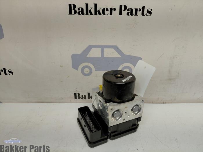 Gebruikte ABS Pomp Landrover Range Rover Evoque (LVJ/LVS) 2.2 eD4 16V 5-drs. Prijs € 149,00 Margeregeling aangeboden door Bakker Parts