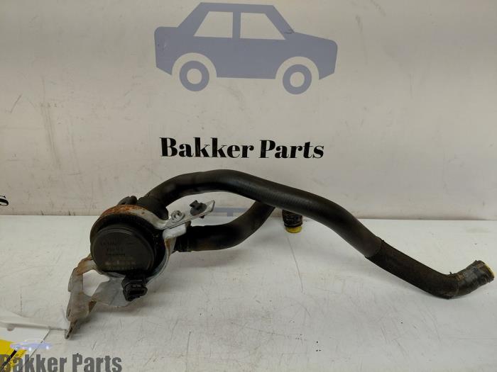 Gebruikte Waterpomp Mercedes A (W176) 1.6 A-200 16V Prijs € 35,00 Margeregeling aangeboden door Bakker Parts