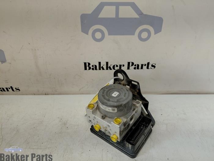 Gebruikte ABS Pomp Audi A3 Limousine (8VS/8VM) 2.0 TFSI 16V Quattro Prijs € 175,00 Margeregeling aangeboden door Bakker Parts