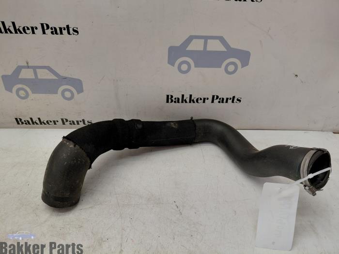 Gebruikte Intercooler Slang Landrover Range Rover Evoque (LVJ/LVS) 2.2 eD4 16V 5-drs. Prijs € 30,00 Margeregeling aangeboden door Bakker Parts