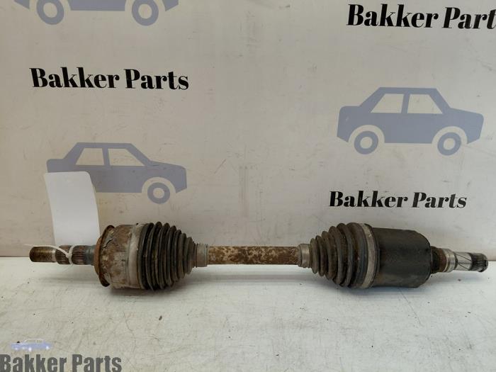 Gebruikte Aandrijfas links-voor Chevrolet Cruze (300) 1.8 16V VVT Prijs € 60,00 Margeregeling aangeboden door Bakker Parts