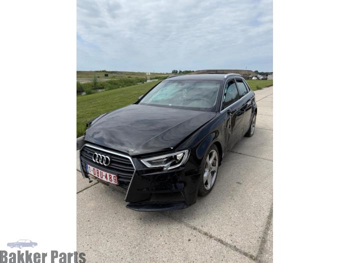 Gebruikte Versnellingsbak Audi A3 Sportback (8VA/8VF) 1.6 TDI 16V Prijs € 750,00 Margeregeling aangeboden door Bakker Parts