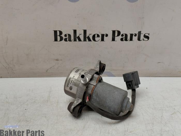 Gebruikte Vacuumpomp (Benzine) Volvo V50 (MW) 2.4 20V Prijs op aanvraag aangeboden door Bakker Parts