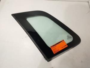 Gebruikte Ruit Extra 4Deurs links-achter Ford Fiesta 5 (JD/JH) 1.4 TDCi Prijs € 48,40 Inclusief btw aangeboden door Vintage Car Recycling