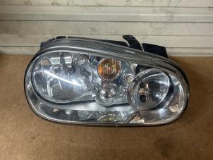 Gebruikte Koplamp rechts Volkswagen Golf IV (1J1) 1.4 16V Prijs € 29,99 Margeregeling aangeboden door JCR Janssen Car Recycling