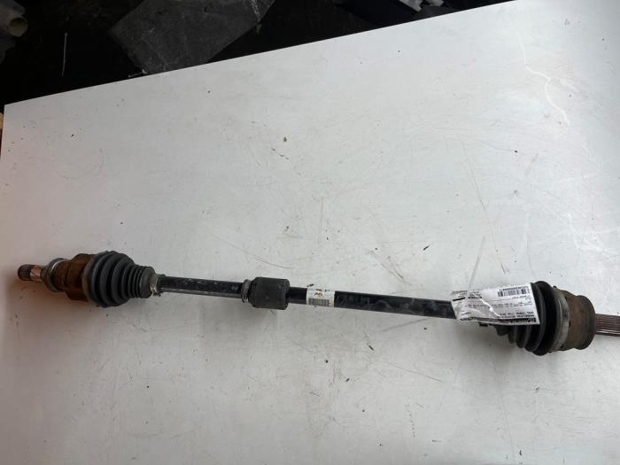 Gebruikte Aandrijfas rechts-voor Opel Corsa E 1.0 SIDI Turbo 12V Prijs € 39,95 Margeregeling aangeboden door JCR Janssen Car Recycling