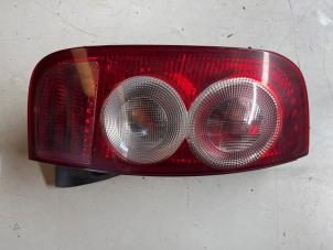Gebruikte Achterlicht links Nissan Micra (K11) Prijs € 25,00 Margeregeling aangeboden door JCR Janssen Car Recycling