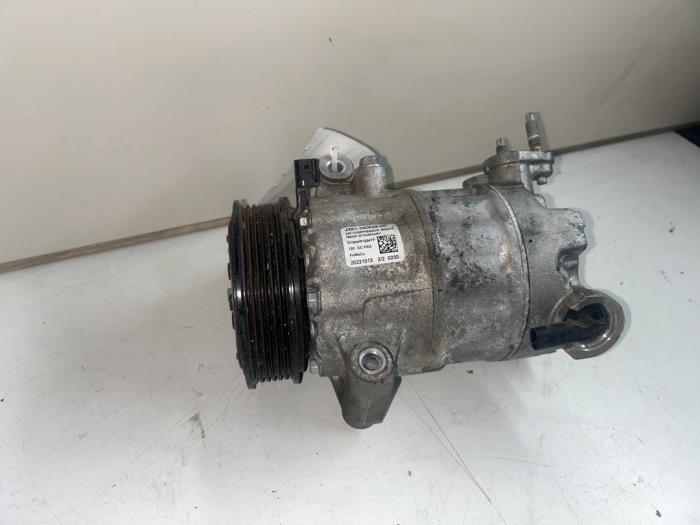 Gebruikte Pomp Airco Ford Puma 1.0 Ti-VCT EcoBoost mHEV 12V Prijs € 54,45 Inclusief btw aangeboden door JCR Janssen Car Recycling