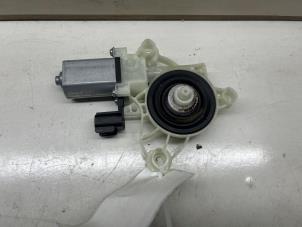 Gebruikte Portierruitmotor Ford Puma 1.0 Ti-VCT EcoBoost mHEV 12V Prijs € 18,14 Inclusief btw aangeboden door JCR Janssen Car Recycling