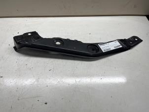 Gebruikte Koplampframe links Seat Alhambra (7N) 2.0 TDI 16V Prijs € 12,50 Margeregeling aangeboden door JCR Janssen Car Recycling