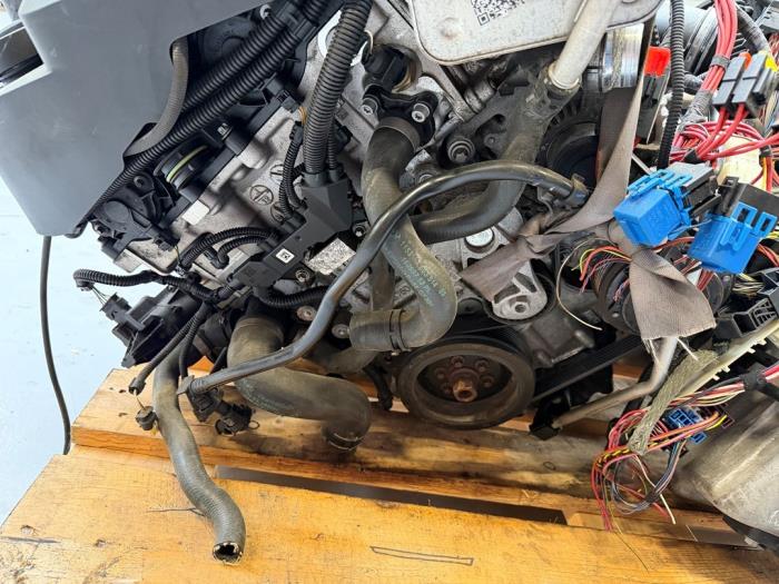 Motor van een BMW X1 (E84) sDrive 20i 2.0 16V Twin Power Turbo 2012