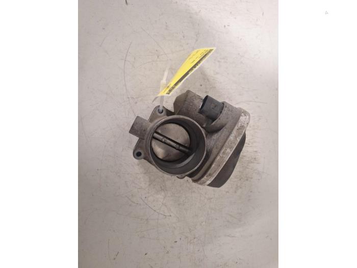 Gebruikte Gasklephuis Volkswagen Golf IV Variant (1J5) 1.6 16V Prijs € 45,00 Margeregeling aangeboden door Autodemontagebedrijf W. de Laat
