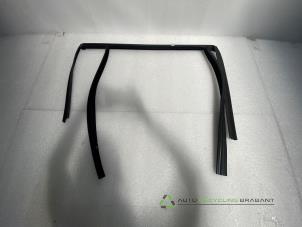 Nieuwe Rubber Achterruit BMW X5 (G05) xDrive 45 e iPerformance 3.0 24V Prijs € 50,00 Inclusief btw aangeboden door Auto Recycling Brabant