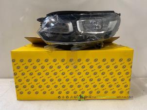 Gebruikte Linker Koplamp Opel Vivaro B 1.6 CDTI Biturbo 125 Prijs € 200,00 Inclusief btw aangeboden door Auto Recycling Brabant