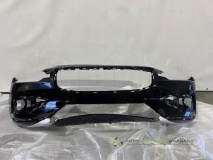 Gebruikte Voorbumper Volvo V60 Cross Country II (ZZ) Prijs € 600,00 Inclusief btw aangeboden door Auto Recycling Brabant