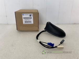 Nieuwe Antenne Jeep Renegade (BU) Prijs € 85,00 Inclusief btw aangeboden door Auto Recycling Brabant