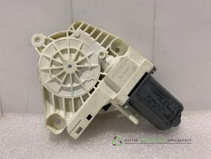 Gebruikte Motor electrisch raam Volkswagen Polo V (6R) 1.4 16V Prijs € 10,00 Margeregeling aangeboden door Auto Recycling Brabant