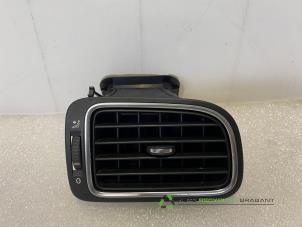 Gebruikte Luchtrooster Dashboard Volkswagen Polo V (6R) 1.4 16V Prijs € 15,00 Margeregeling aangeboden door Auto Recycling Brabant