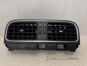 Gebruikte Luchtrooster Dashboard Volkswagen Polo V (6R) 1.4 16V Prijs € 17,50 Margeregeling aangeboden door Auto Recycling Brabant